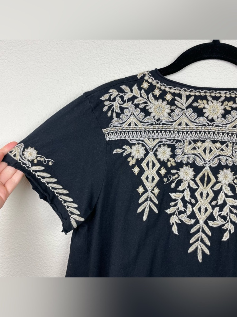 Johnny Was Women's Small Black Short Sleeve Embroidered V-Neck Tunic Top Boho - Picture 13 of 16
